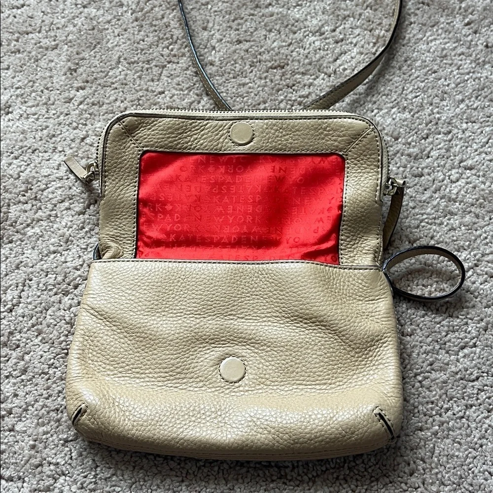 Kate Spade Mansfield Mariana leather crossbody bag in beige pebbled leather